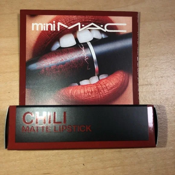 MAC Chili Mini Lipstick💋 - Picture 2 of 3